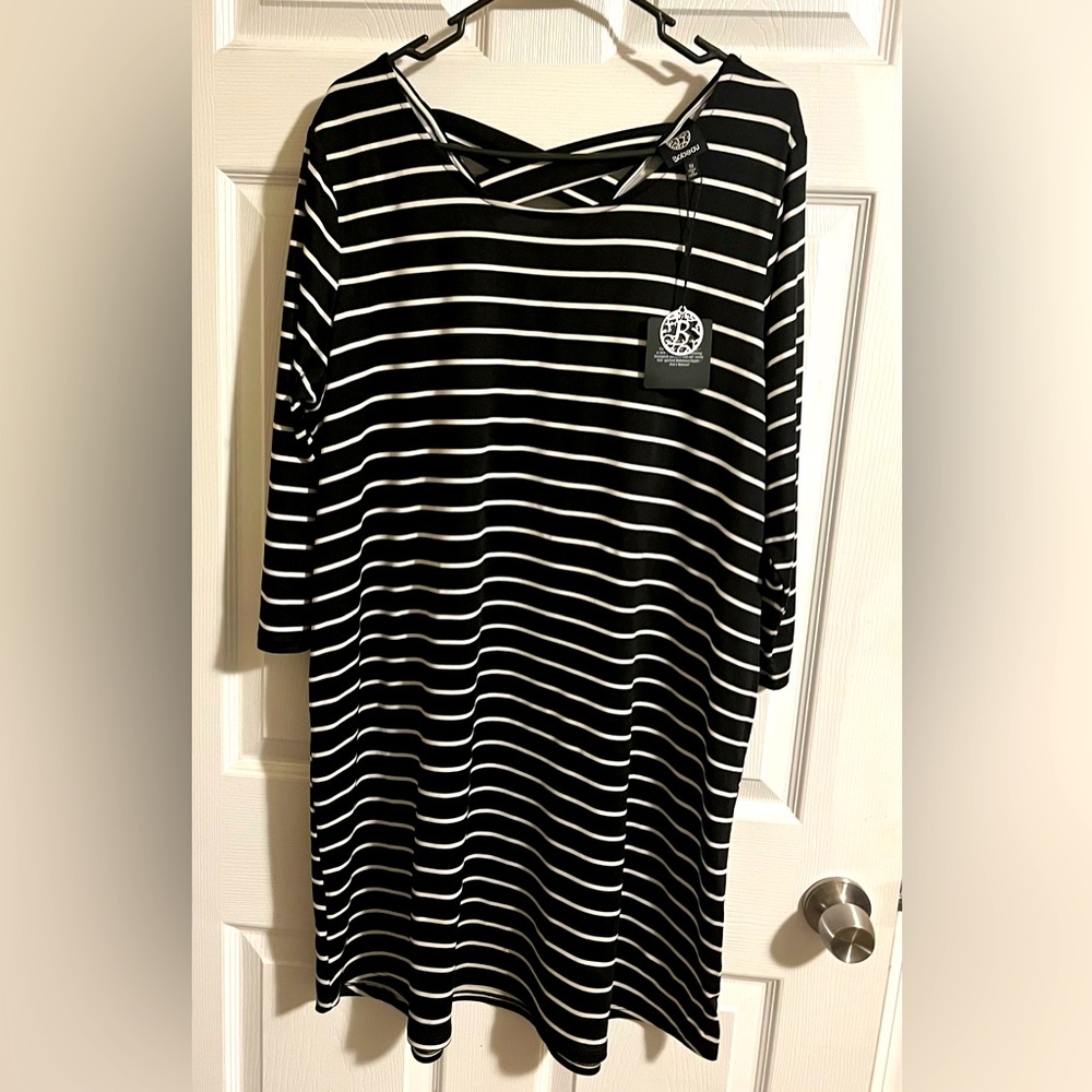 🎹(New) Knee Length dress (on average height person).